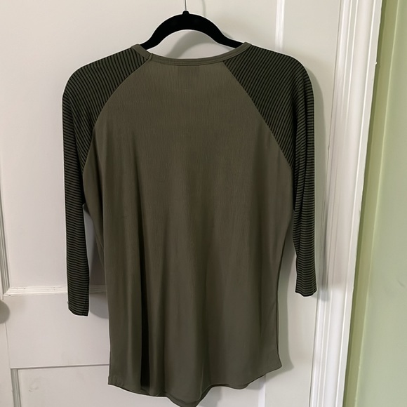 Lula Roe Randy shirt - Picture 5 of 5